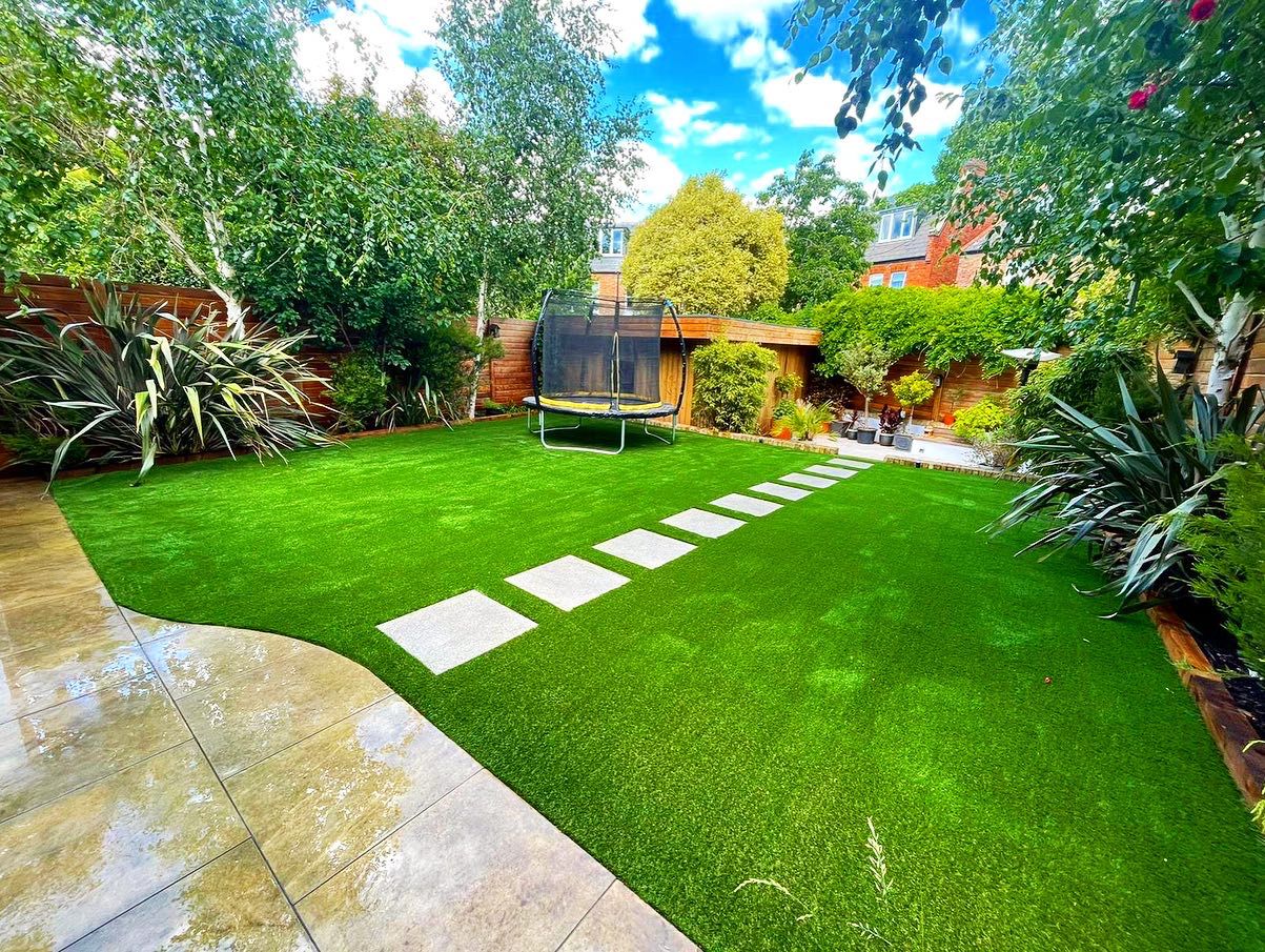 Stepping stone garden in Chigwell