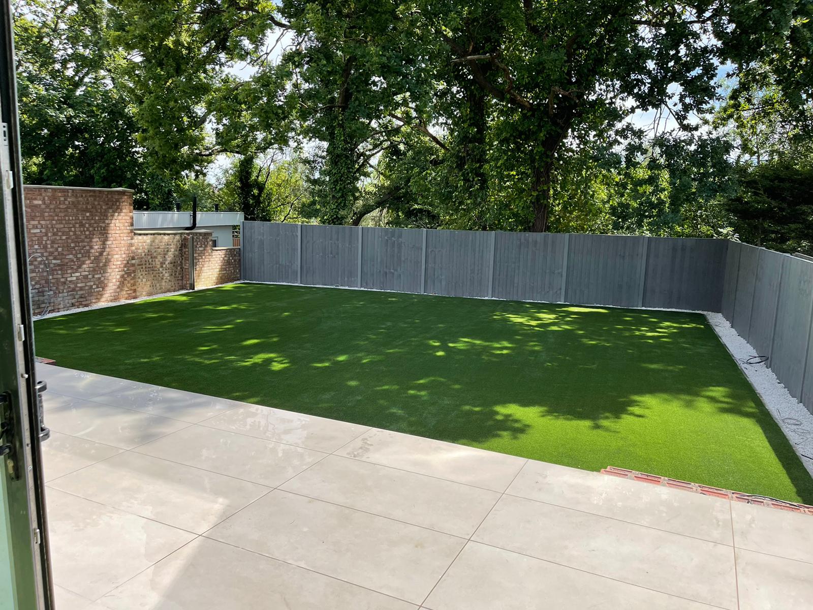 Spacious new build lawn in Finchley